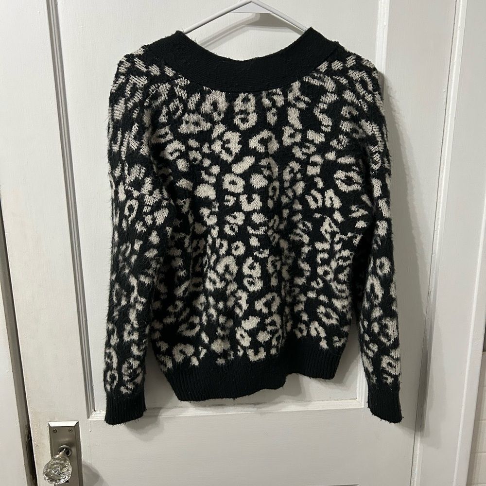 Universal Thread leopard Cardigan - Picture 5 of 5